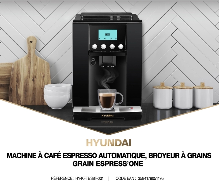 Machine à café expresso Espress'one sur un plan de travail dans une cuisine 