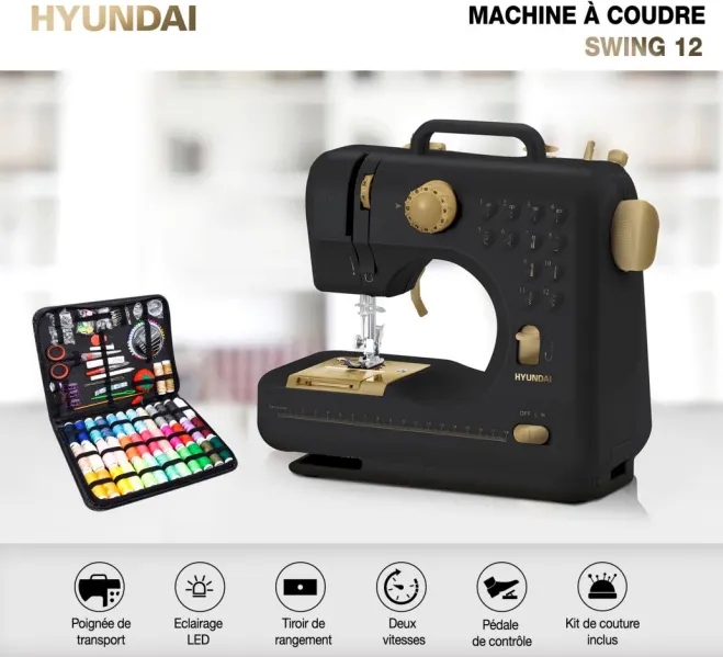 Machine à Coudre HYUNDAI Swing 12C posé sure un table à côté de son kit de couture